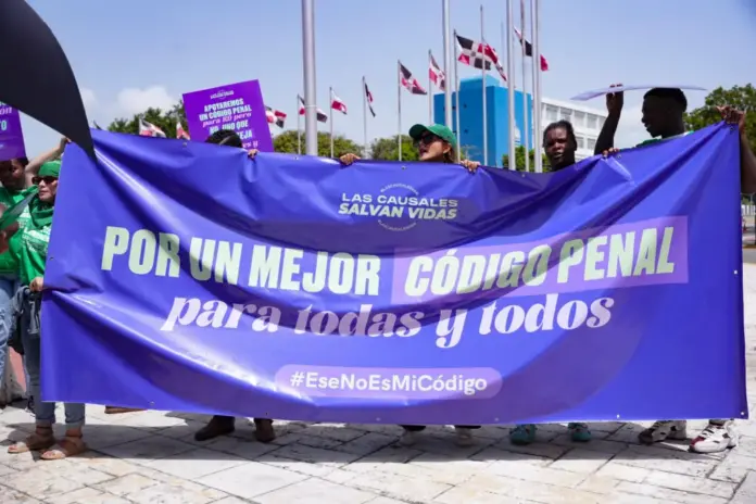 Continúan las reacciones a favor y en contra de la aprobación del Código Penal