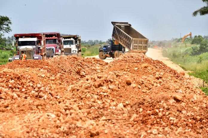 Deligne Ascención destaca avances en trabajos de construcción de circunvalaciones SFM y Nagua