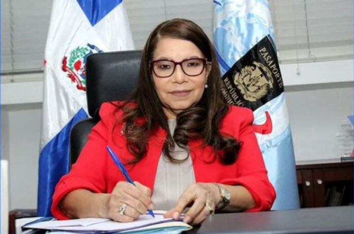 Cambian a la directora de Pasaportes