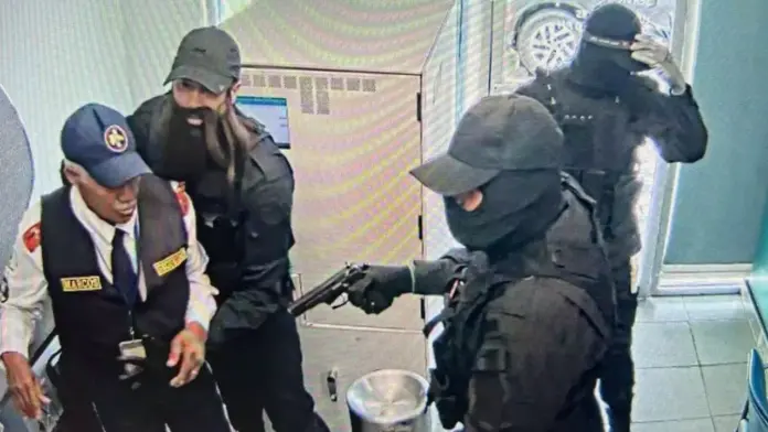 Dos de los cuatro involucrados en el asalto al Banco Popular son hermanos, según la Policía Nacional Dos de los cuatro involucrados en el asalto al Banco Popular son hermanos, según la Policía Nacional