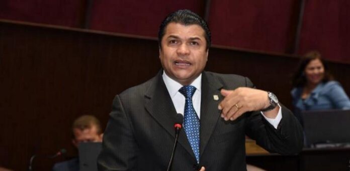 Tobías Crespo advierte reforma fiscal sería duro golpe al pueblo (Foto: Fuente externa)