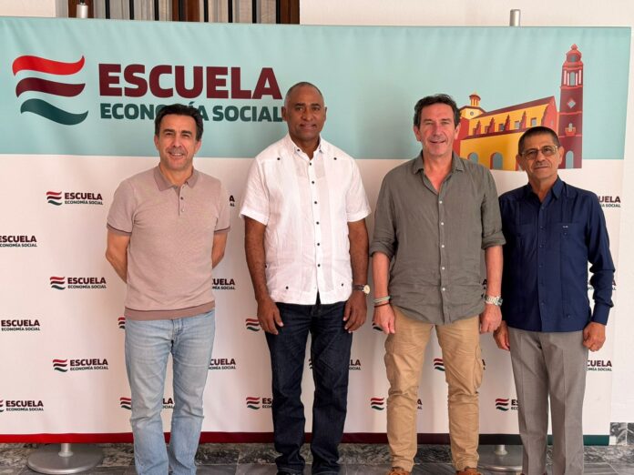Julito Fulcar se encuentra en España para dictar conferencia