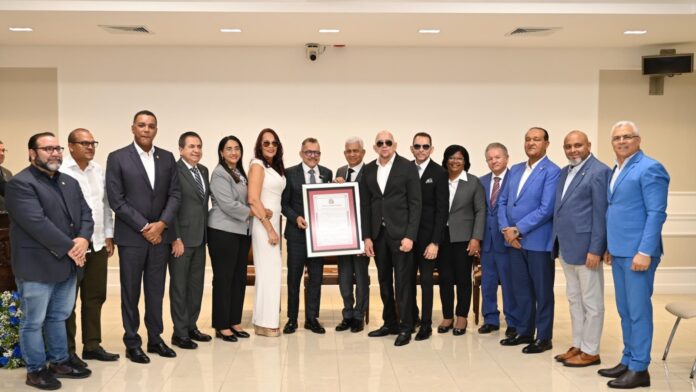 Senado reconoce trayectoria musical de Los Hermanos Rosario