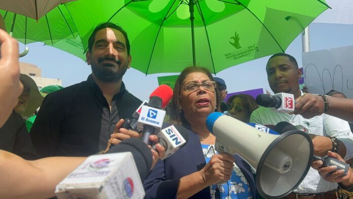 Diputada introduce proyecto de Código Penal con importantes avances al sistema penal