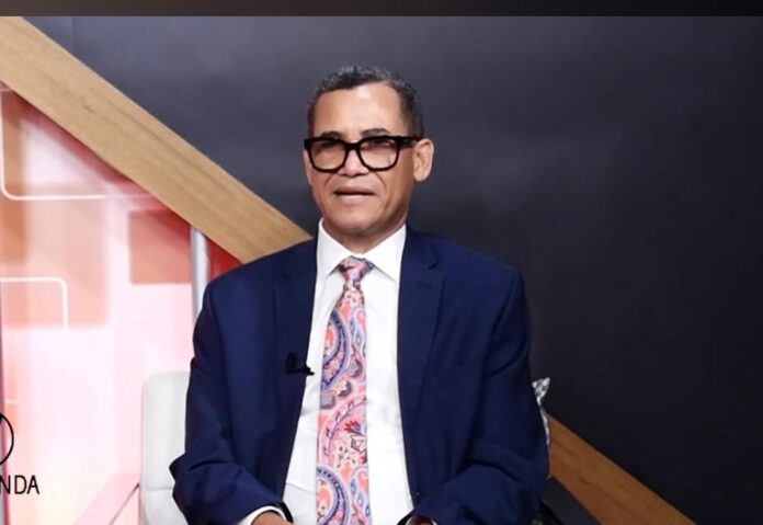 Eddy Olivares dice Leonel Fernández no es el dueño de la Constitución para decir que no se toca