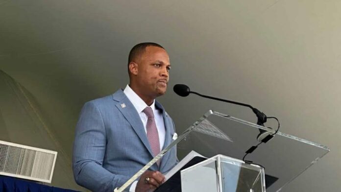 Beltré, nacido hace 45 años en Santo Domingo, es el quinto dominicano con placa en Cooperstown
