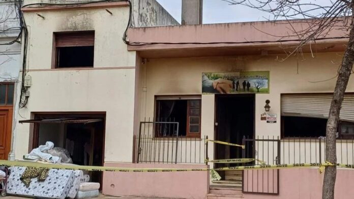 En el fuego murieron ocho mujeres y dos hombres, según un comunicado de los bomberos
