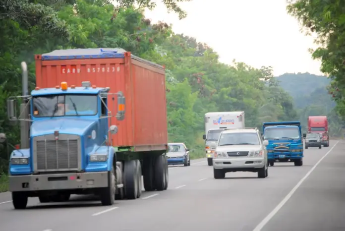 Hombres tienen mayor porcentaje de empleados en sector transporte Hombres tienen mayor porcentaje de empleados en sector transporte