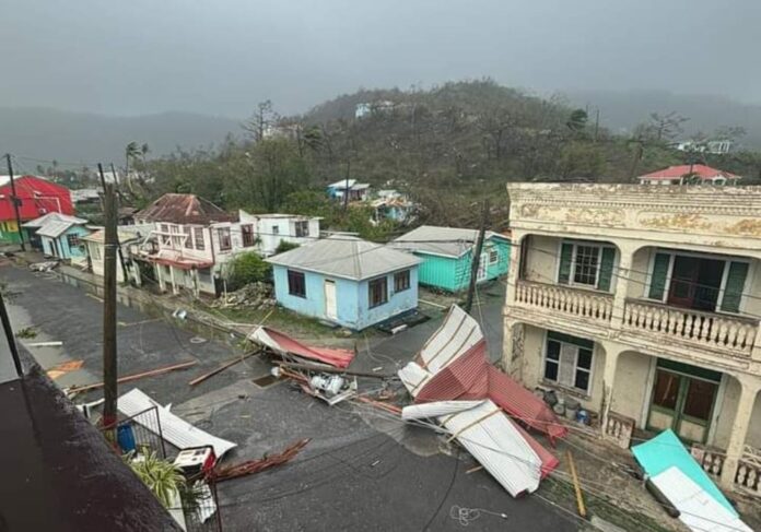 Huracán Beryl causa graves daños en Granada