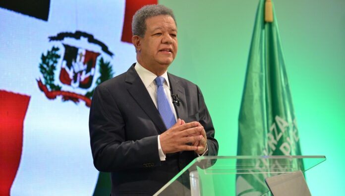 Leonel participará como observador en elecciones de Venezuela el domingo