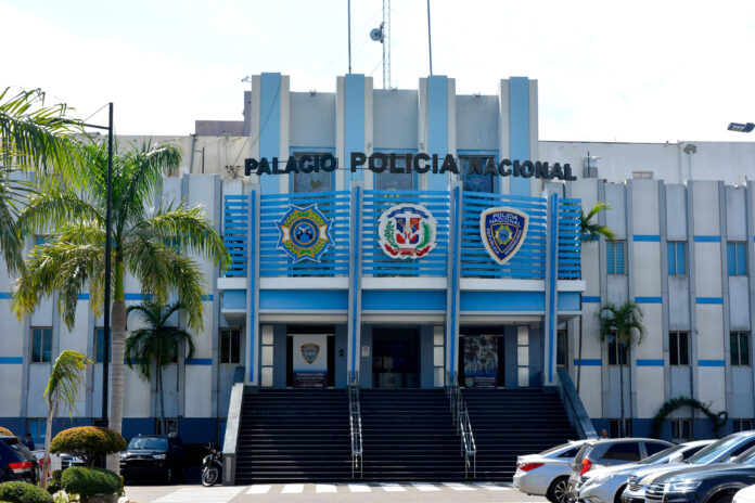 El fallecido fue identificado como Hairo Michael de la Cruz de la Cruz, de 32 años La Policía dijo que atacó a los agentes con un arma de fuego