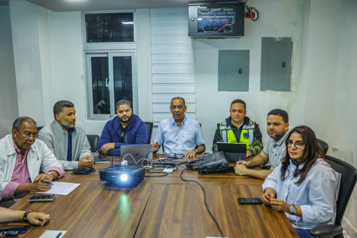 Obras Públicas activa su Comité de Emergencia por amenaza del huracán Beryl
