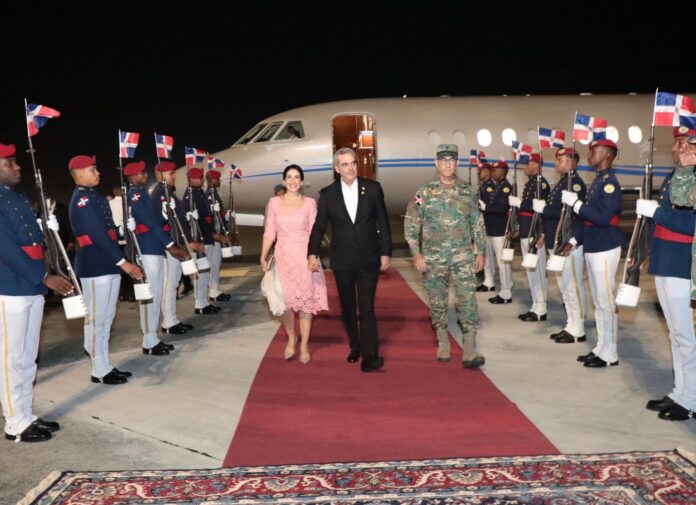 Presidente Abinader regresa de Panamá tras asistir a toma de posesión de José Raúl Mulino Presidente Abinader regresa de Panamá tras asistir a toma de posesión de José Raúl Mulino