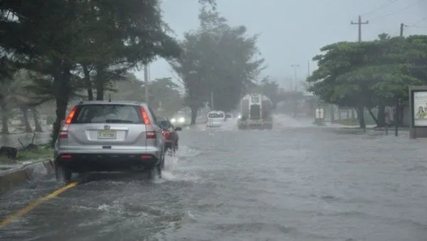 Intensas lluvias se registran la tarde de este jueves en el gran SD Intensas lluvias se registran la tarde de este jueves en el gran SD
