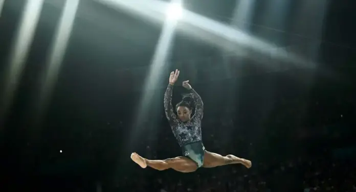Pese a sufrir lesión Simone Biles deslumbra tras completar participación en París