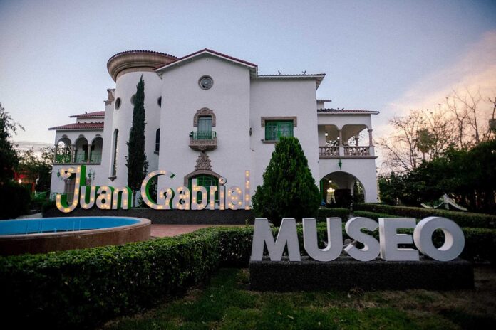 La casa del cantante mexicano Juan Gabriel reabre como museo a 8 años de su muerte