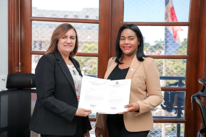 Leyvi Bautista somete dos proyectos de resolución solicitando una cancha mixta para el Cafe de Herrera y un destamento para Hato Nuevo Manoguayabo