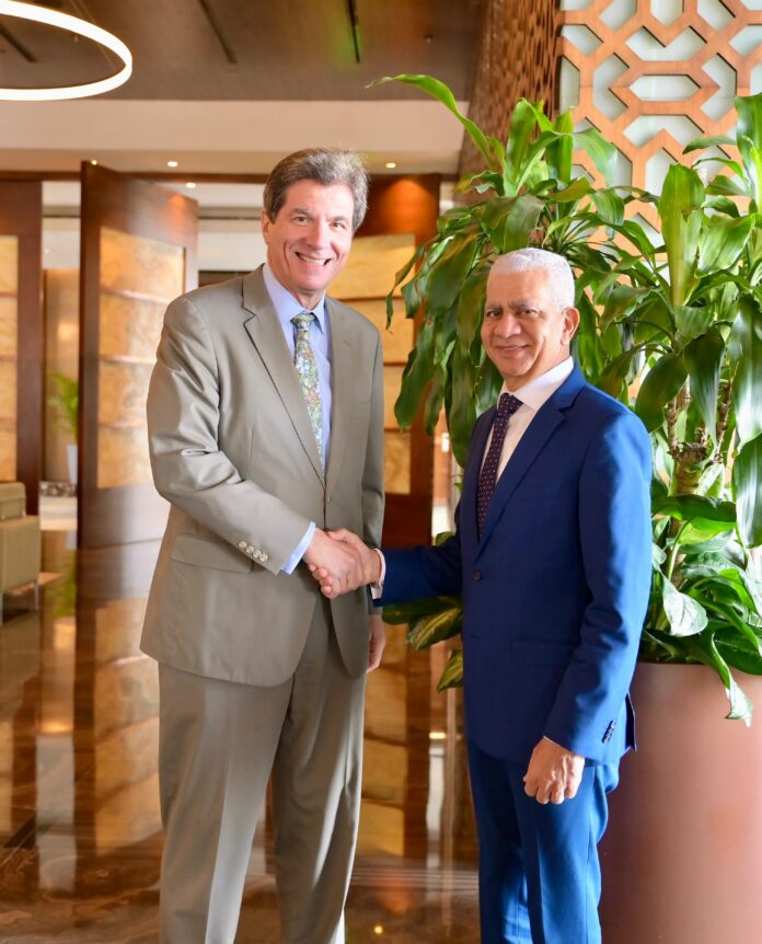 Presidente Senado y Subsecretario Estado de Crecimiento Económico, Energía y Medio Ambiente de EUA se reúnen