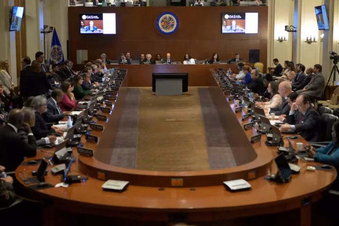 El secretario general de la OEA dijo que llegó “el momento de presentar cargos”, considerando la investigación en contra del dictador por crímenes de lesa humanidad cometidos en Venezuela desde 2014 El secretario general de la OEA dijo que llegó “el momento de presentar cargos”, considerando la investigación en contra del dictador por crímenes de lesa humanidad cometidos en Venezuela desde 2014