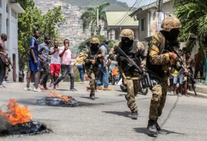 Tres agentes de la unidad de élite SWAT resultaron heridos durante una operación de la Policía Nacional de Haití y los soldados kenianos en el barrio capitalino de Bel-Air