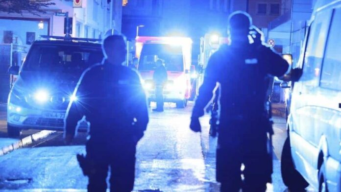 Las autoridades buscan al responsable del ataque Tres muertos y cuatro heridos graves en ataque con cuchillo en Alemania, según la policía