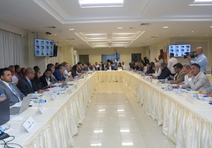 Próximos invitados de comisión bicameral son pleno de la JCE y del TSE