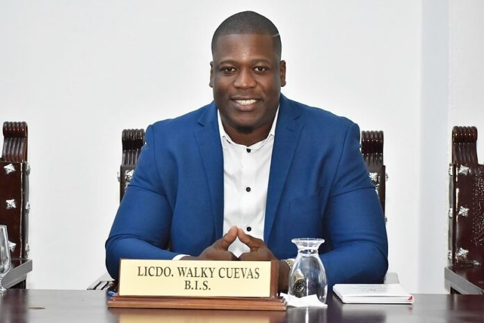 Las autoridades vinculan al edil Walky Cuevas Charles a una estructura a la que se le confiscó 93 paquetes de cocaína en el 2023