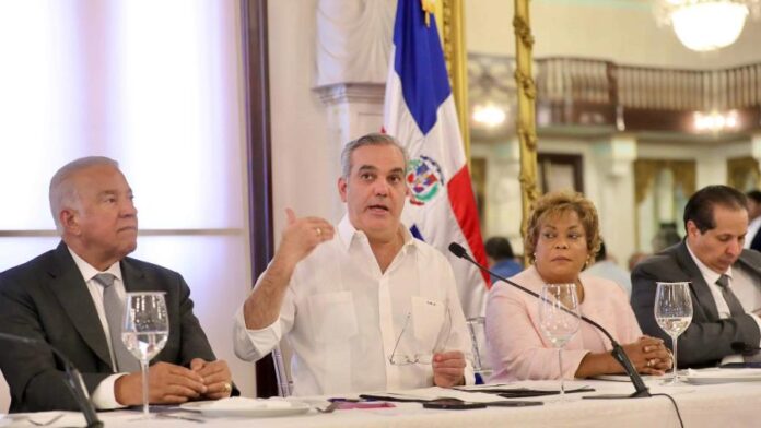 El presidente recibirá en el Palacio Nacional a 431 representantes de juntas de vecinos del Gran Santo Domingo y DN