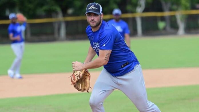 Steve Myoreys y Nico Tellache se integran a prácticas del Licey