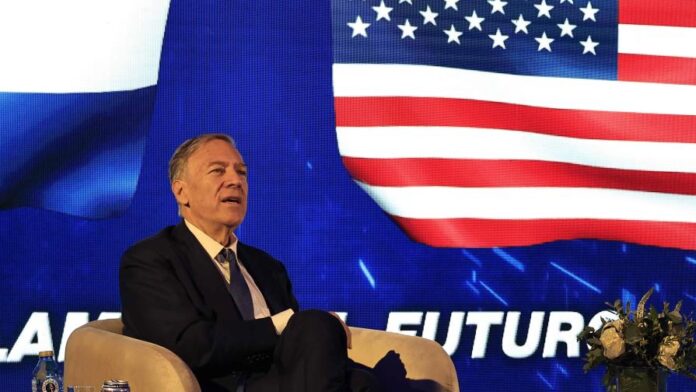 Mike Pompeo recuerda llamada a Danilo Medina y dice RD es "un lugar mucho mejor hoy"