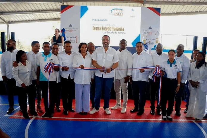 INEFI entrega polideportivo techado en Yamasá INEFI entrega polideportivo techado en Yamasá
