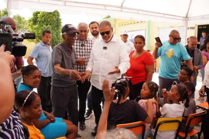 Desarrollo de la Comunidad realiza operativos simultáneos de jornada asistencial en Barahona