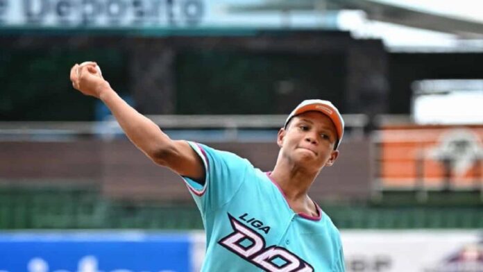 Geibriel Arias lanzó pelota de un hit en la blanqueada de República Dominicana 1-0 sobre México en la Serie del Caribe Kids 2025 este miércoles 9 de julio de 2025 en La Guaira, Venezuela. (CORTESÍA LIDOM)