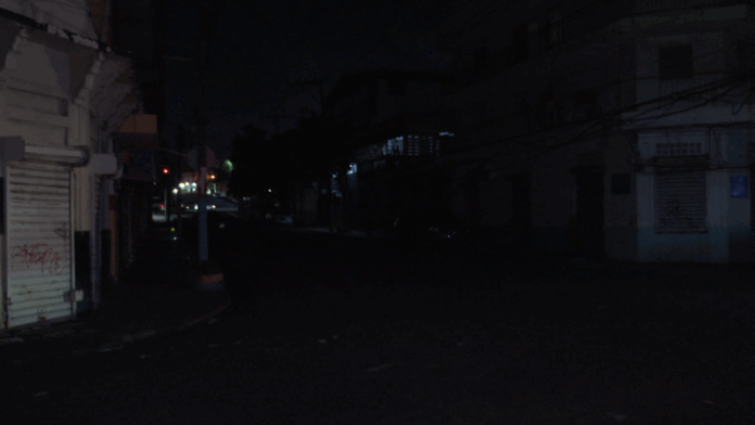 Ciudadanía con el grito al cielo por largas tandas de apagones