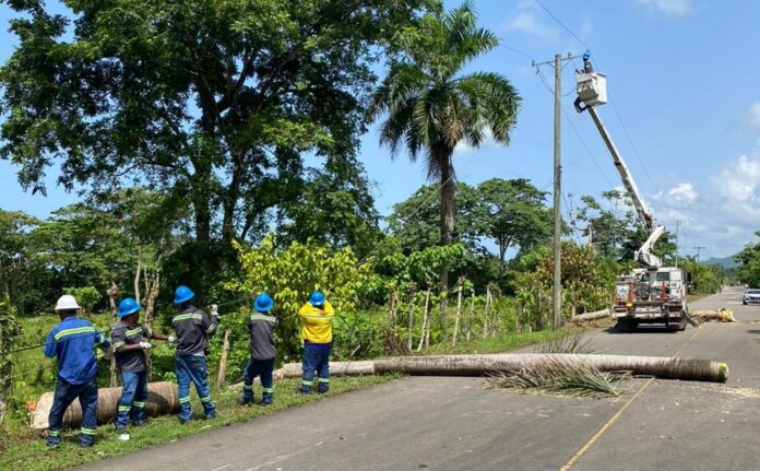 Edeeste restablece servicio eléctrico en Miches