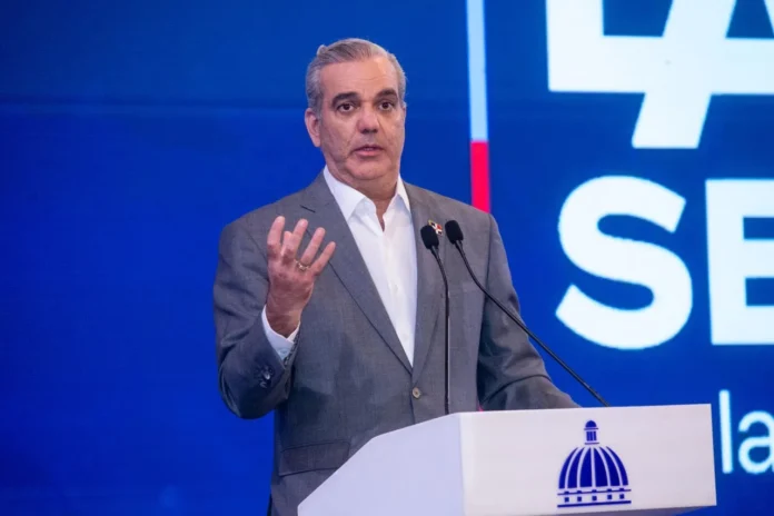 Abinader le responde a Danilo