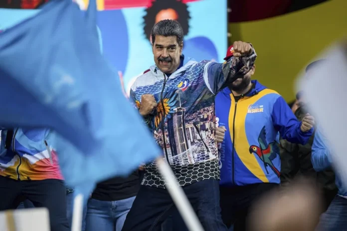 Nicolás Maduro jura que a Venezuela «no la toca nadie»