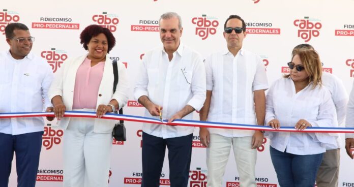 Presidente Abinader inaugura planta de tratamiento en Cabo Rojo Pedernales