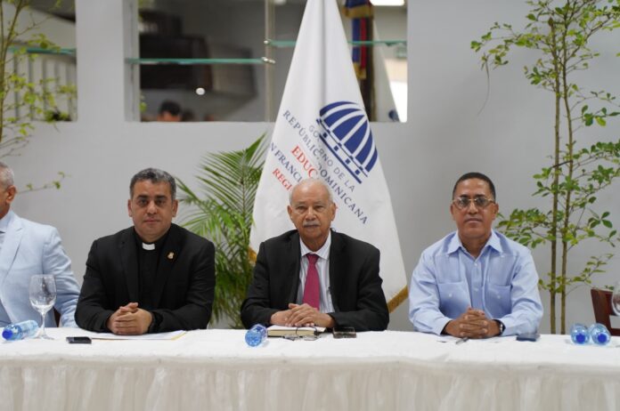 MINERD refuerza acciones para transformar centros educativos en Duarte y Hermanas Mirabal