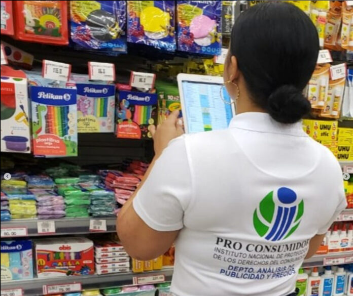 Pro Consumidor vigila venta de útiles escolares para evitar ofertas con publicidad engañosa