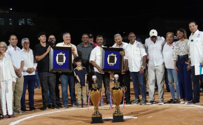 La Mandarria gana a Farándula-A, en inicio softbol Distrito Nacional
