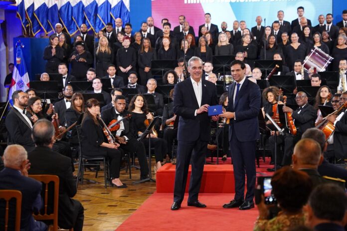 Presentan grabación del Himno Nacional dominicano