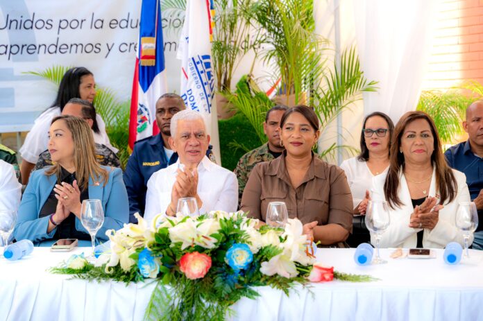 Presidente del Senado encabeza acto de apertura año escolar 2025-2026 en Sánchez Ramírez