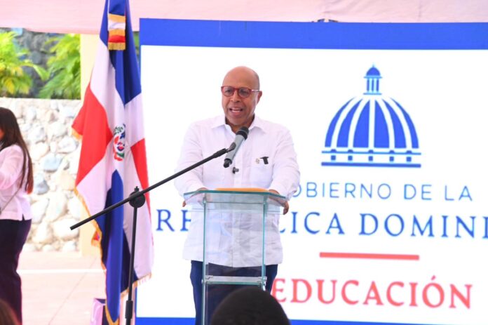 Alfredo Pacheco: “La educación es la mayor inversión en el futuro de la República Dominicana”