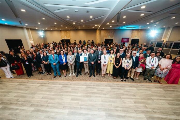 Líderes regionales asumen compromiso por la justicia abierta en Santo Domingo