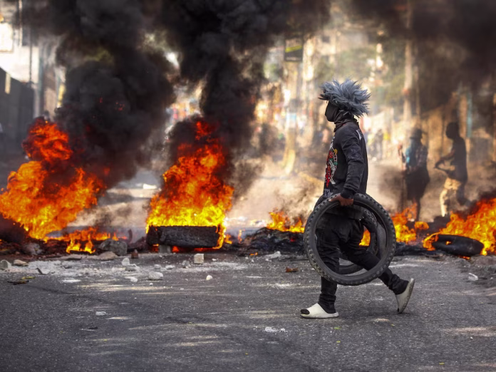 Dos policías haitianos mueren al estallar un dron con explosivos