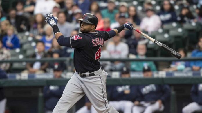 Carlos Santana llega a un acuerdo con Chicago Cubs por el resto de 2025