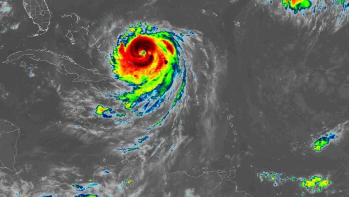 Efectos de Erin continuarán sintiéndose en algunas zonas de RD, oleaje anormal y lluvias para este martes