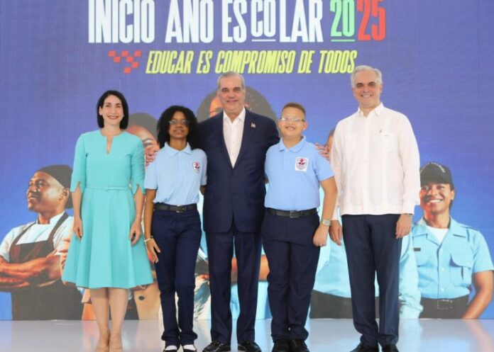 Presidente Luis Abinader deja iniciado el nuevo año escolar 2025-2026
