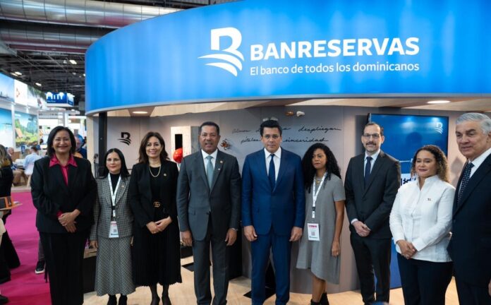 Banreservas inaugura exposición “Melissa 20, Momentos” en Top Resa 2025